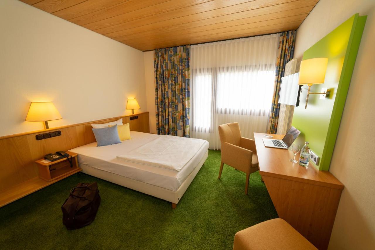 Stadt-Gut-Hotel Filderhotel Остфильдерн Экстерьер фото